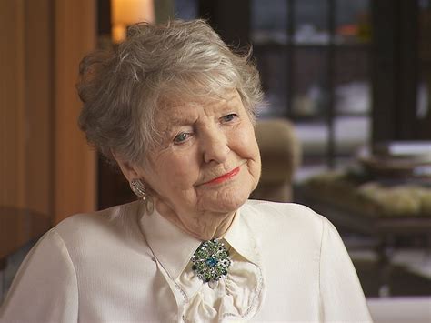 The captivating, brassy Elaine Stritch - CBS News