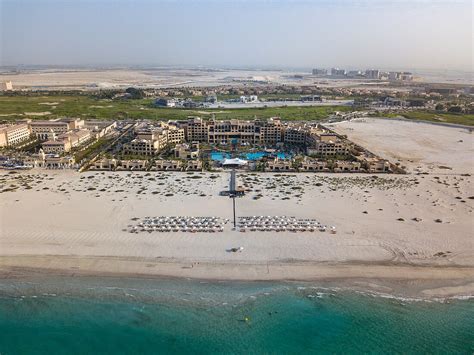 Aerial of Saadiyat Rotana Resort & … – License image – 71368889 Image Professionals