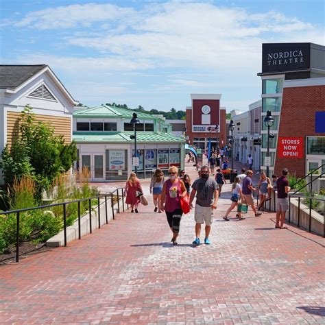 How To Spend A Fantastic Day In Freeport, Maine: Shopping, Eating, And Relaxing | TravelAwaits