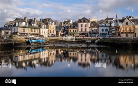 Auray, France - 02-05-2022: photograph of the walk on the port of Auray in Morbihan in Brittany ...