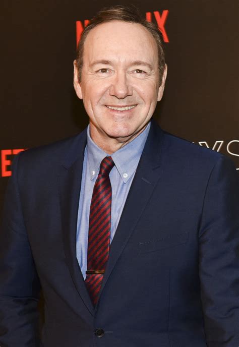 Kevin Spacey: Actor 'flashes barman, 19, before giving him £5000 to ...