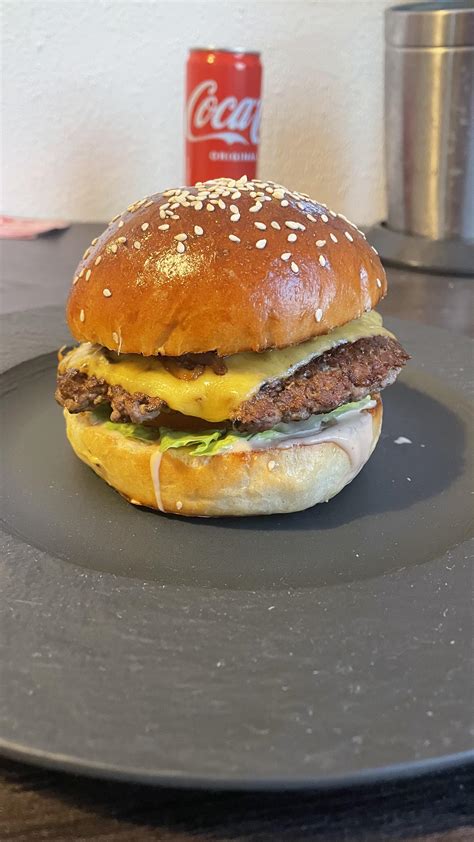 [Homemade] Smashed burger with brioche bun : r/burgers