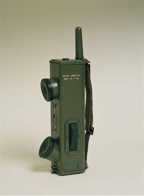 motorola handie talkie portable two way radio model scr536 circa 1941 in 1940 galvin ...