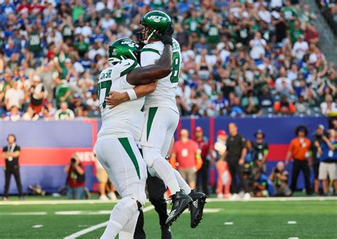 Jets’ Mekhi Becton knocks a few Giants around on way to landing ...