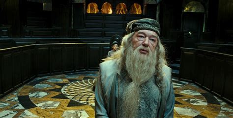 Harry Potter: 20 Things Dumbledore Can Do (That Voldemort Can't)