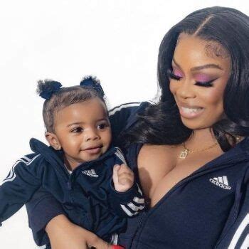 SHAY JOHNSON AND DAUGHTER ARE THE CUTEST DUO IN MATCHING OUTFITS | Celebrity moms, Shay ...