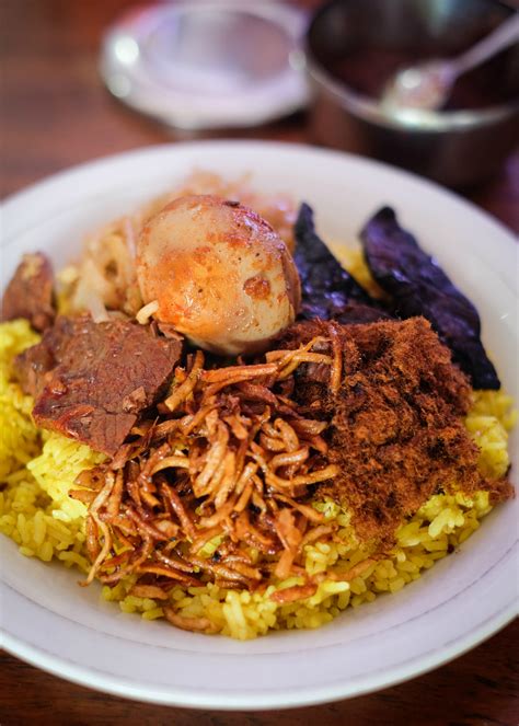 The Ultimate Makassar Food Guide - Miss Tam Chiak