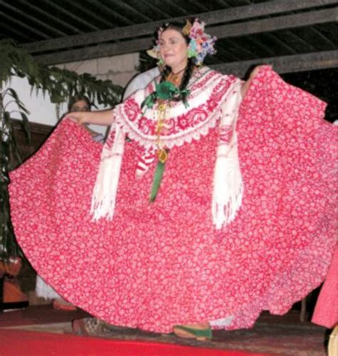 Images of Panamas national dress & traditional clothing