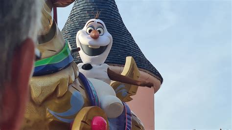 70+ Best Olaf Quotes That Feel Like a Warm Hug! - Pixie Dust and Passports