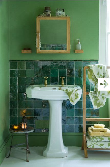 Green bathroom | Grüne badfliesen, Vintage badezimmer, Badezimmer grün