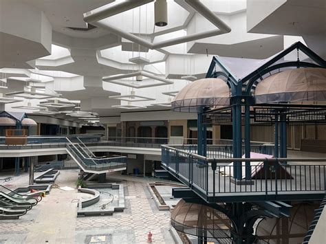 Abandoned Mall Since 2003 (more pics inside) : r/VaporwaveAesthetics