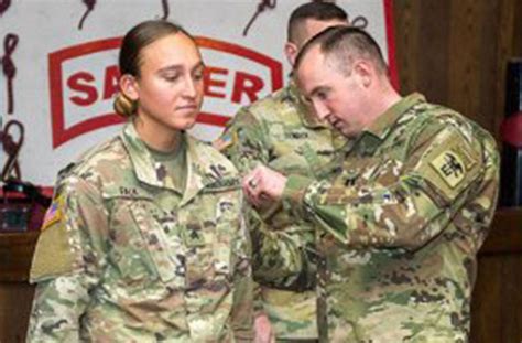 First enlisted female graduates Army’s Sapper Leader Course - ClarksvilleNow.com