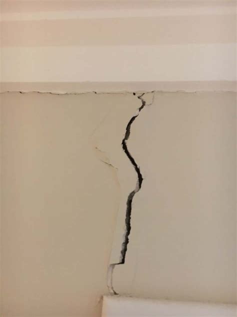 Understanding Wall Cracks causes and Solutions - BCIWA