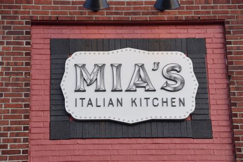 Review: Mia's Italian Kitchen Orlando with "Bottomless Dining" Menu - Mousesteps