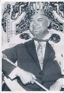 1960 TV Announcer Don Wilson Crowned King Press Photo | eBay