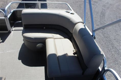 2023 Sun Tracker Party Barge® 18 DLX | Boater's World Marine Centers ...