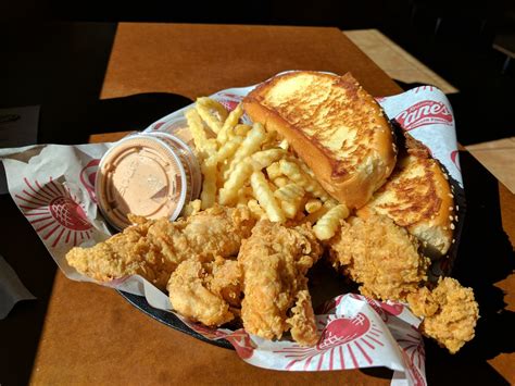 [I Ate] [I Ate] Raising Cane's Box Combo. Subbed the Coleslaw For ...