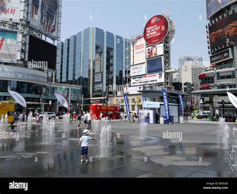 Times Square of Toronto (Yonge-Dundas Square Stock Photo - Alamy