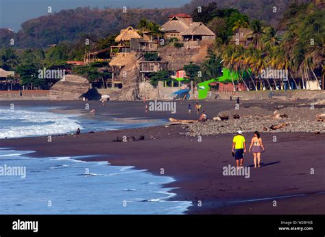 Playa El Tunco, El Salvador, Pacific Ocean Beach, Popular With Surfers ...