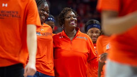 Auburn women's basketball stuns LSU, Kim Mulkey