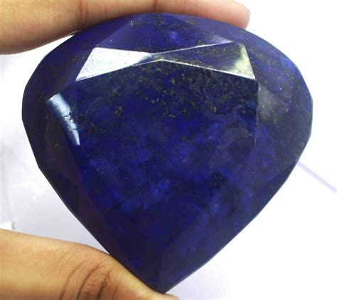 Natural Dark Blue Sapphire Gemstone - Artifacts World