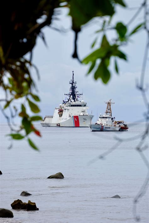 DVIDS - Images - USCGC Hamilton work with Costa Rican coast guard ...