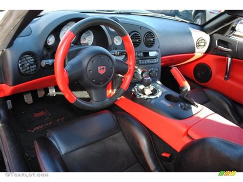 Black/Red Interior 2004 Dodge Viper SRT-10 Photo #59572209 | GTCarLot.com