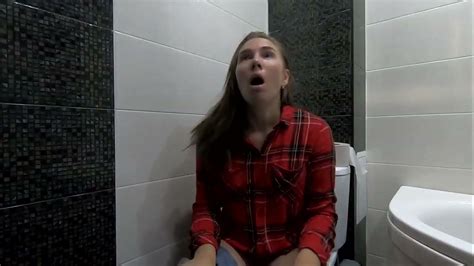 Dumb and dumber toilet scene recreation girl version (reupload) - YouTube