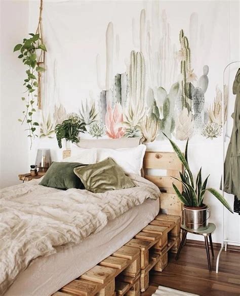 33 Lovely Bedroom Decor With Plant Ideas - PIMPHOMEE