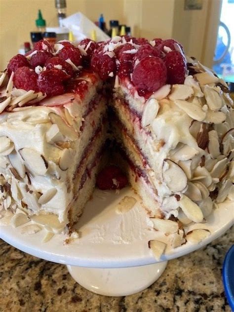 Almond Raspberry Cake with White Chocolate Amaretto Buttercream Frosting – Cookingvio.com