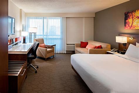 Downtown Winnipeg Hotels with Indoor Pool | Delta Hotels Winnipeg