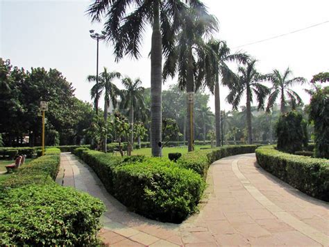 Here's A Tour Of Delhi’s Shalimar Bagh | So Delhi