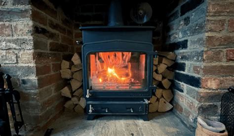 How to Use a Wood Burning Stove? A Complete Guide - VEVOR Blog