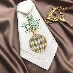 Set of Christmas Table Runner and 6 Christmas Embroidered Napkins ...