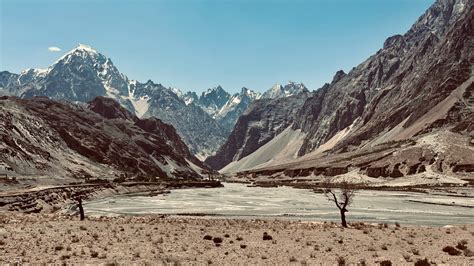 Khunjerab Pass | How to cross Pakistan-China border? - FlyVour