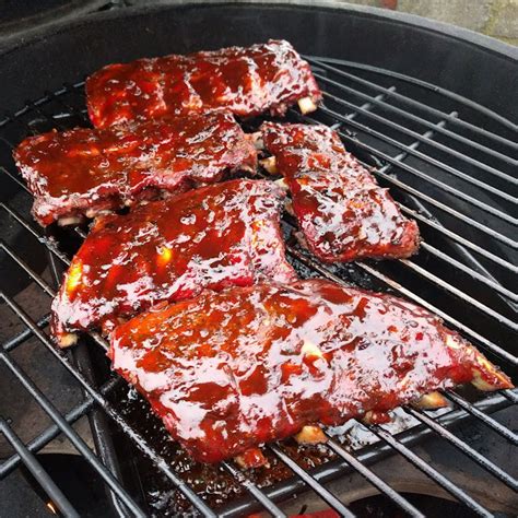 Slow cooked sticky ribs with a BBQ sauce - Kitchen Exile