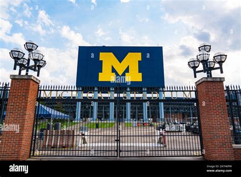 Michigan wolverines stadium hi-res stock photography and images - Alamy