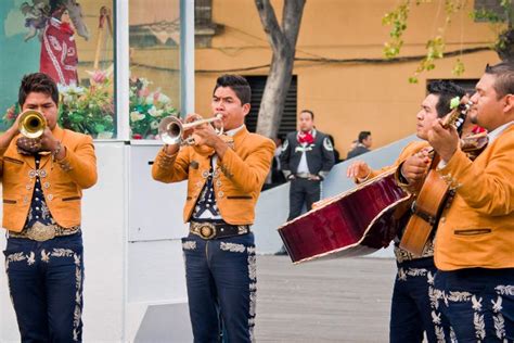 Espectáculo de mariachis en la Plaza Garibaldi, Ciudad de México