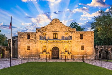 Is The Alamo Museum Free? – family vacation design