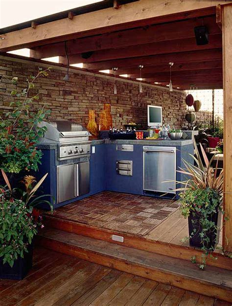 Amazing Outdoor Kitchen Ideas Let You Enjoy Your Spare Time ~ ScaniaZ