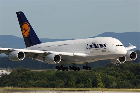 Lufthansa Airbus A380-800 Seat Configuration and Layout - AERONEF.NET