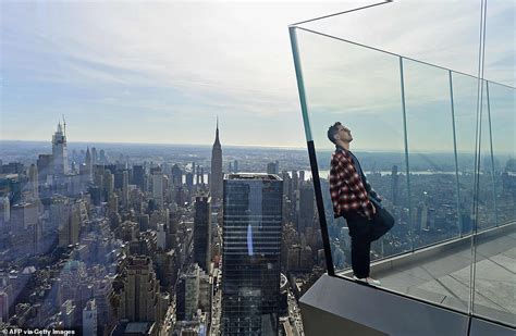 Edge observation deck opens in New York City | Daily Mail Online