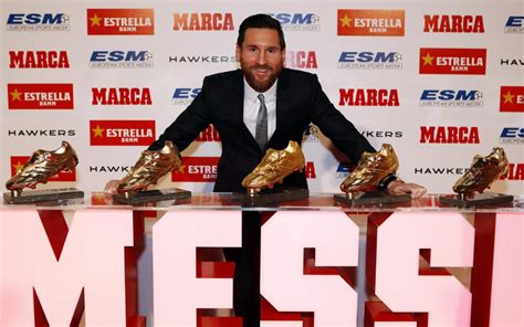 Leo Messi receives his fifth Golden Shoe