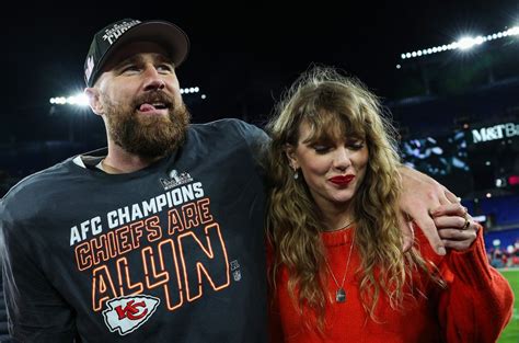 Taylor Swift Fans Think a 'Tortured Poets' Song Is About Travis Kelce