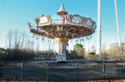 Photos show desolate, abandoned Six Flags New Orleans 10 years after Hurricane Katrina