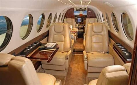 Beechcraft King Air 350 - Price, Specs, Photo Gallery, History - Aero ...