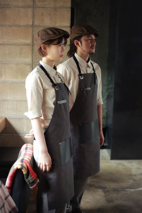 Pin by Armando Torres on Barista | Barista outfits, Cafe uniform, Restaurant uniforms