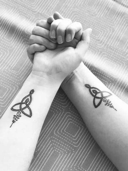 Discover 100+ about meaningful family tattoos unmissable ...