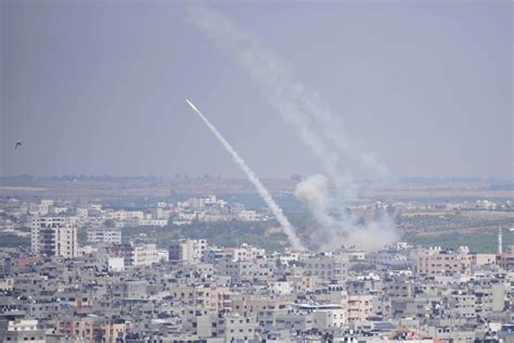 Palestinian militants launch rocket attacks after Israeli strikes on Gaza