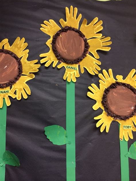 Sunflower Handprint Craft! | Handprint crafts, Crafts, Sunflower